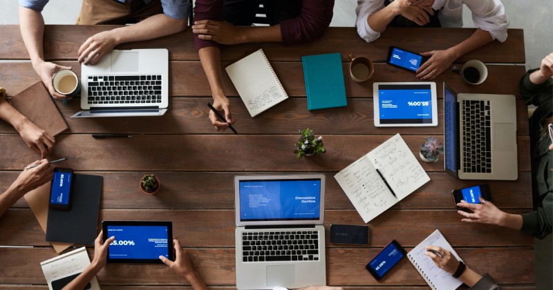 Social listening là hoạt động cần được thực hiện lâu dài